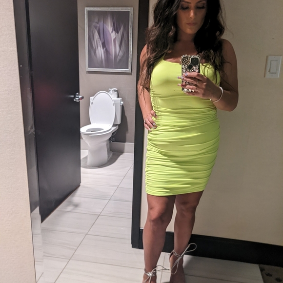 Meet your Posher, Jessica - Picture 4 of 4